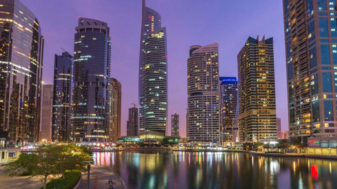 Jumeirah Lake Towers Infrastructure Infrastructures actuelles et futures
