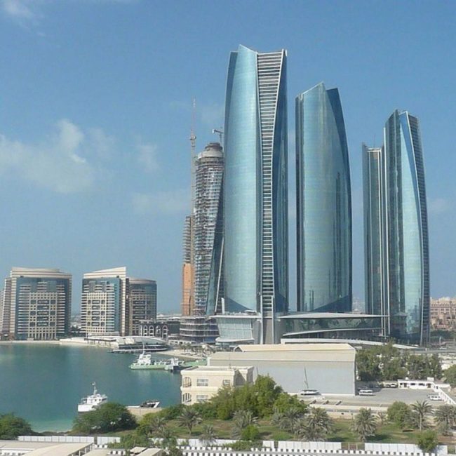 Living in Abu Dhabi: Expat Guide 2025