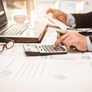 Les conseillers financiers lancent le guide fiscal immobilier des EAU