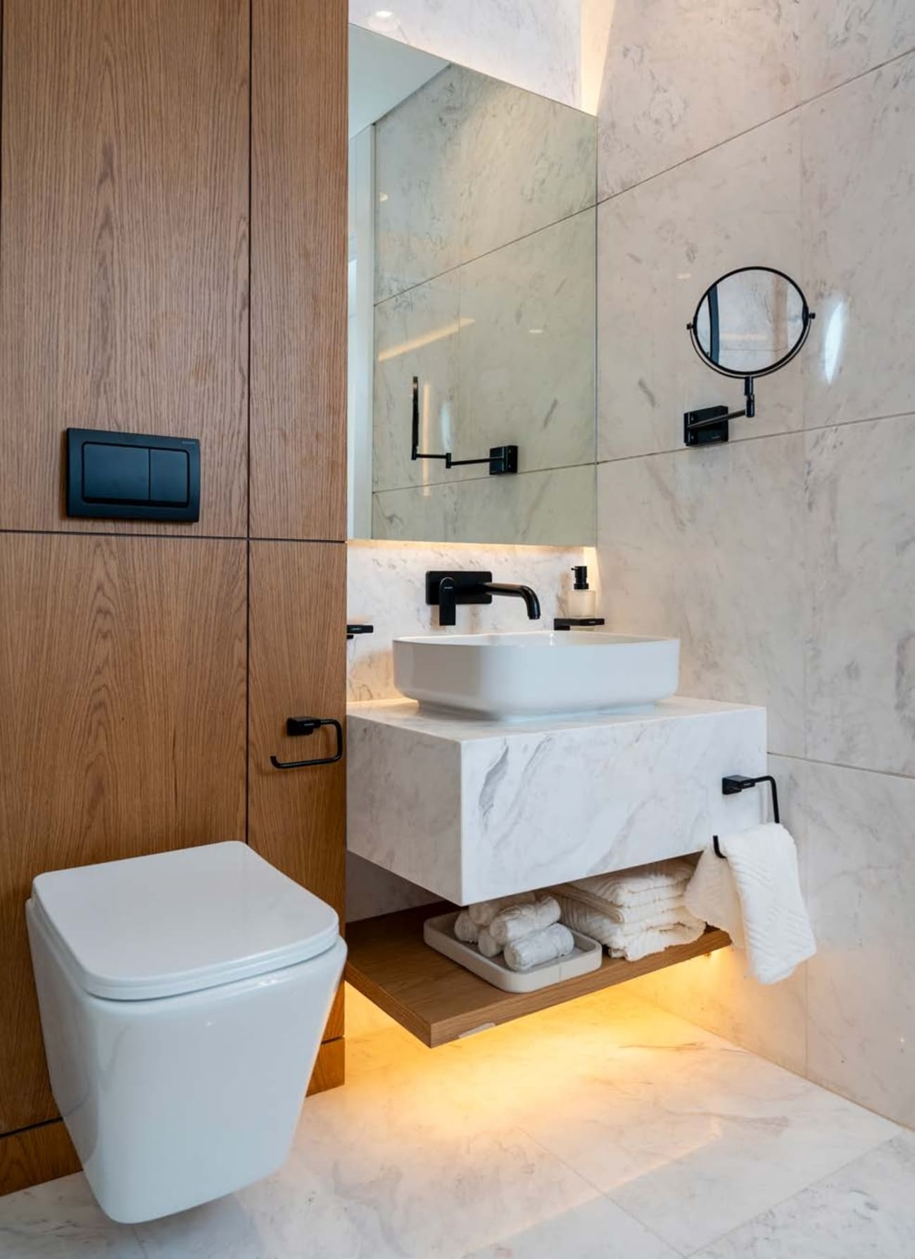 Apartments for Sale in Abu Dhabi - Bab Al Qasr Canal View Residence 22